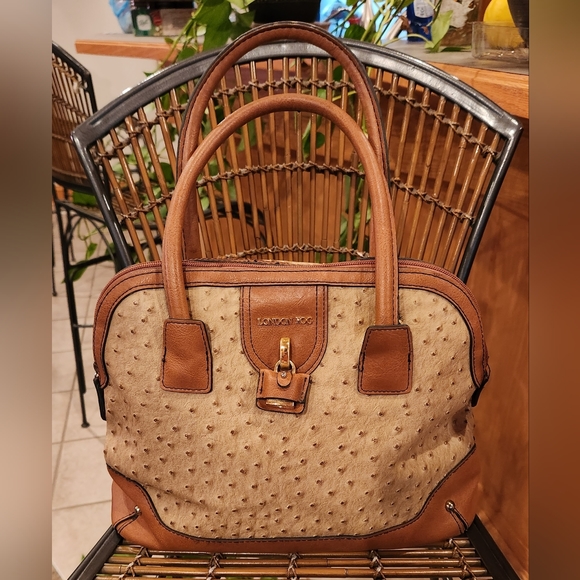 London Fog Handbags - LONDON FOG handbag. Brown.